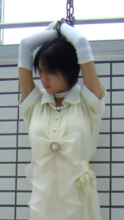 緊縛　女装 